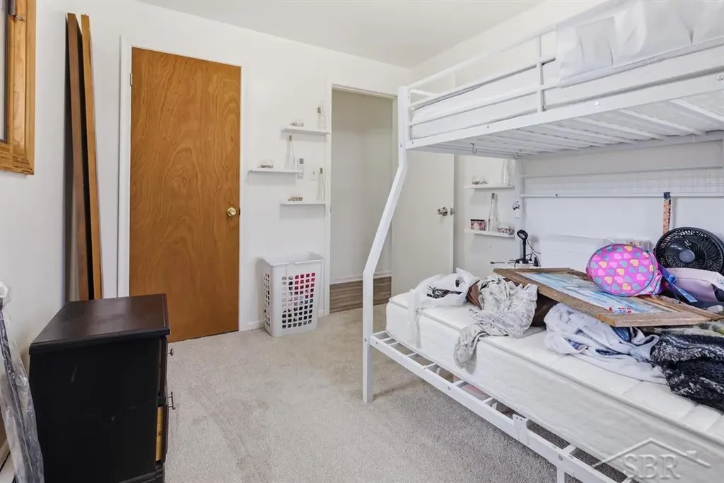 2915 W Walton Boulevard Waterford Charter Township MI 48329