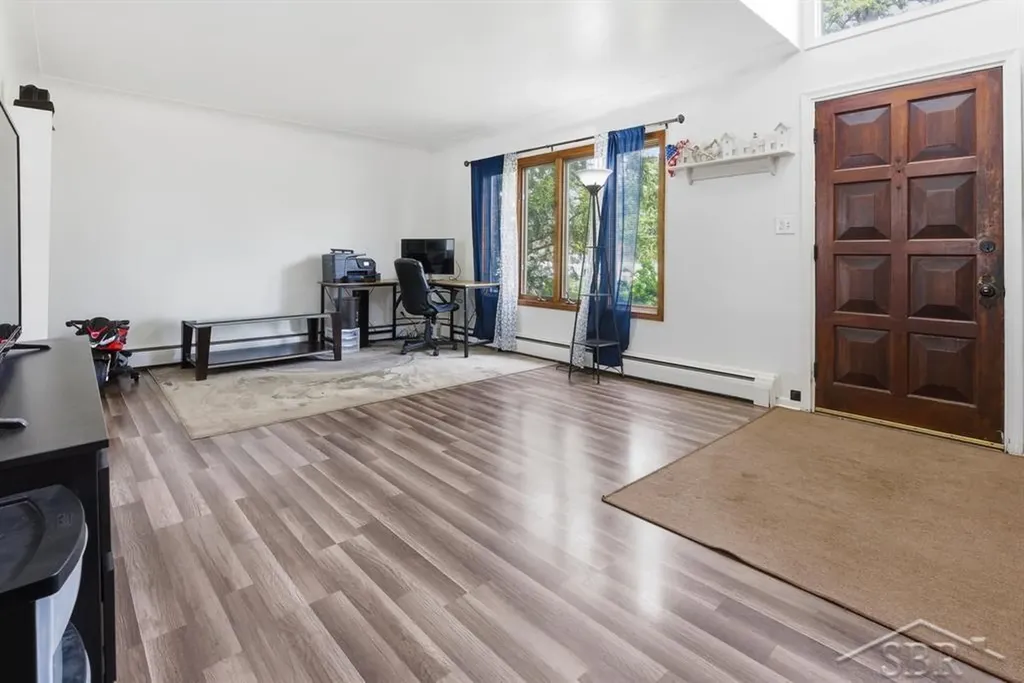 2915 W Walton Boulevard Waterford Charter Township MI 48329