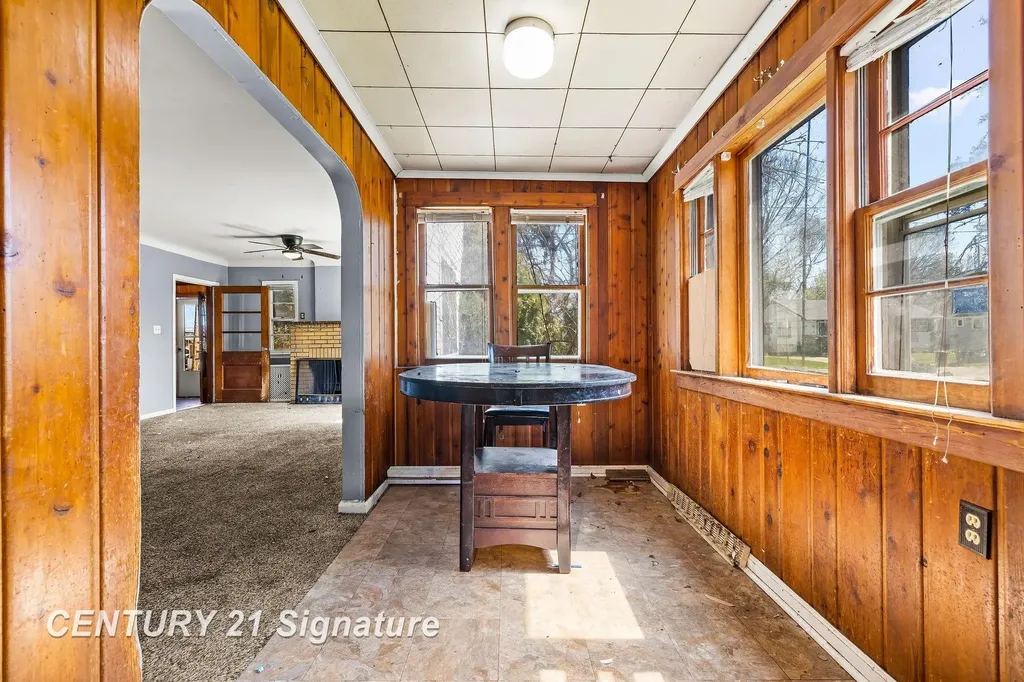 1911 Lincoln Avenue Saginaw City MI 48601