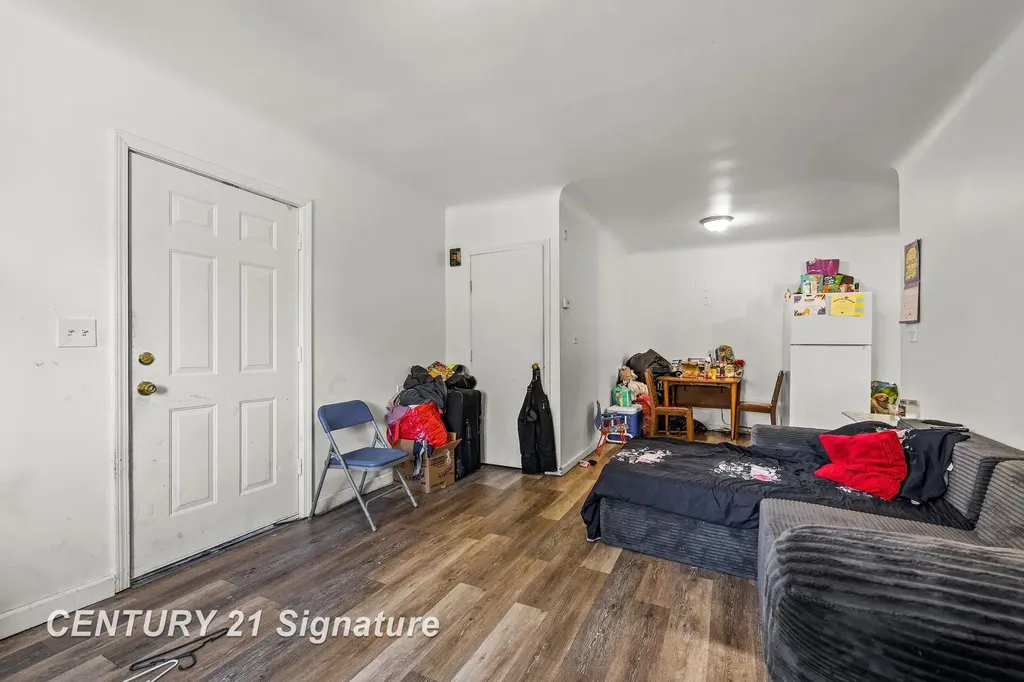 1911 Lincoln Avenue Saginaw City MI 48601