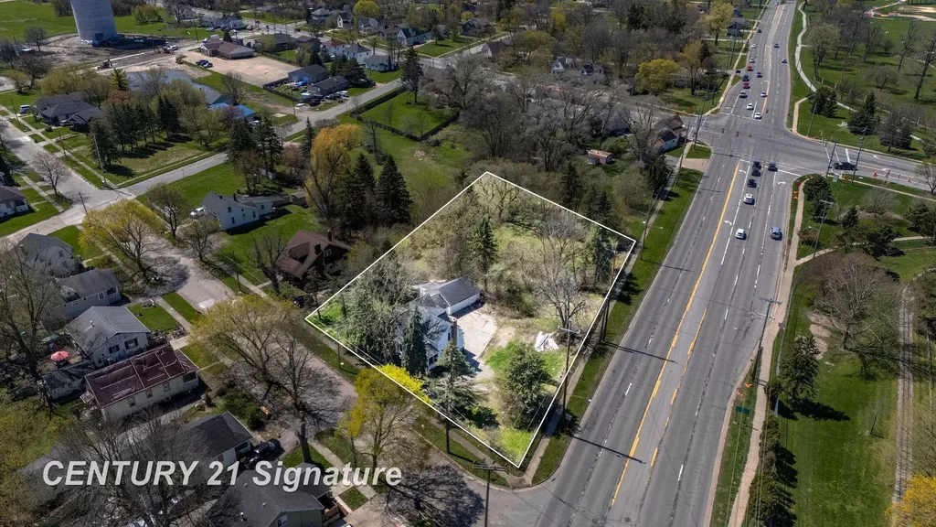 1911 Lincoln Avenue Saginaw City MI 48601