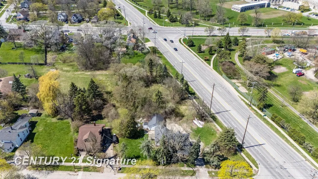 1911 Lincoln Avenue Saginaw City MI 48601