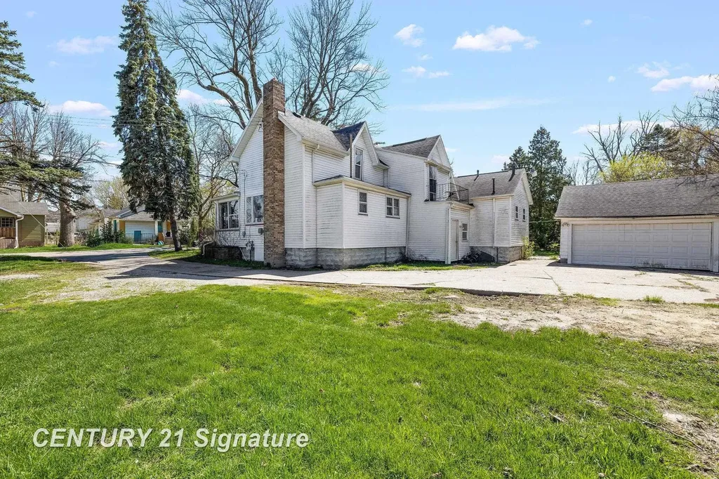 1911 Lincoln Avenue Saginaw City MI 48601