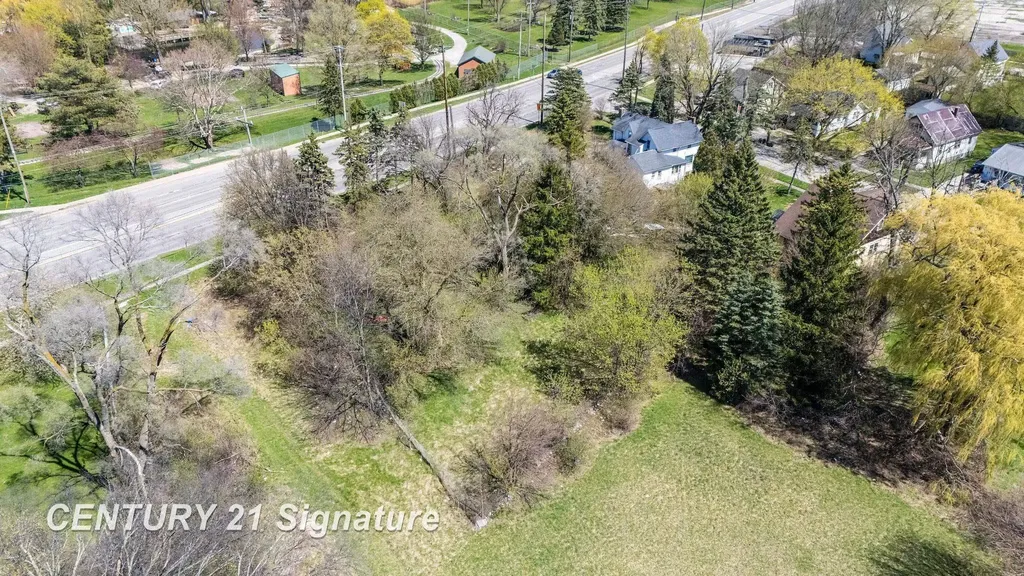 1911 Lincoln Avenue Saginaw City MI 48601