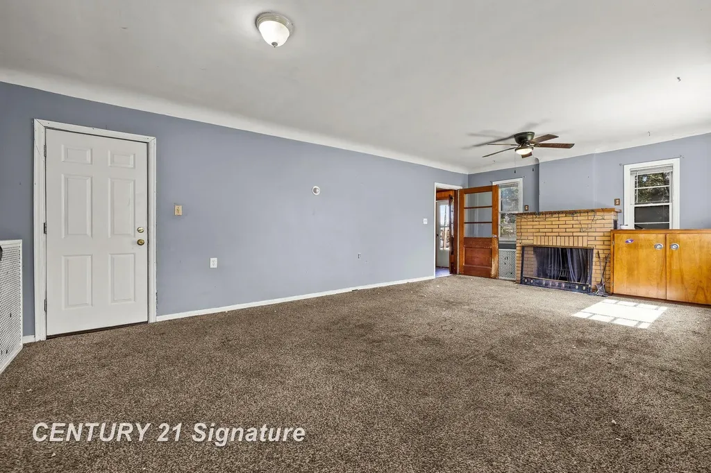 1911 Lincoln Avenue Saginaw City MI 48601