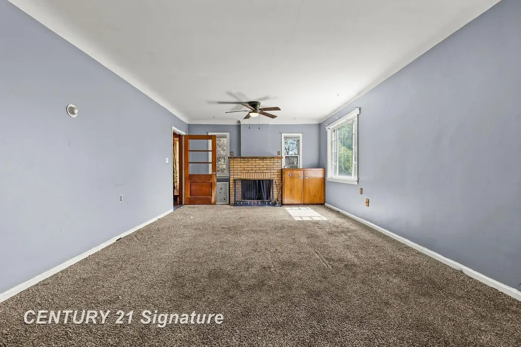 1911 Lincoln Avenue Saginaw City MI 48601
