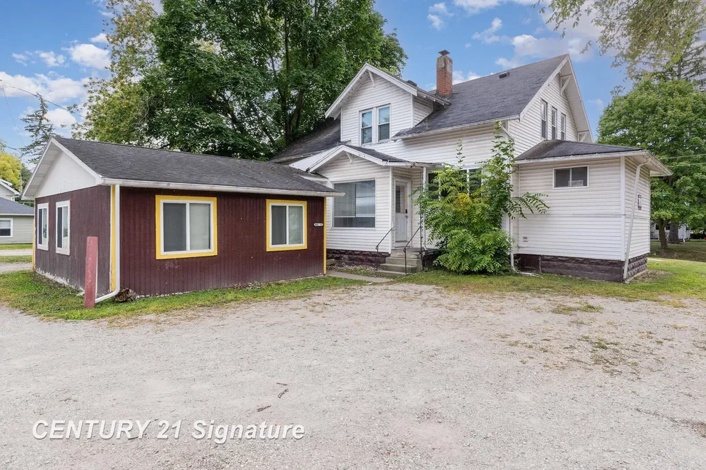 805 S Douglas Street Mt. Pleasant City MI 48858