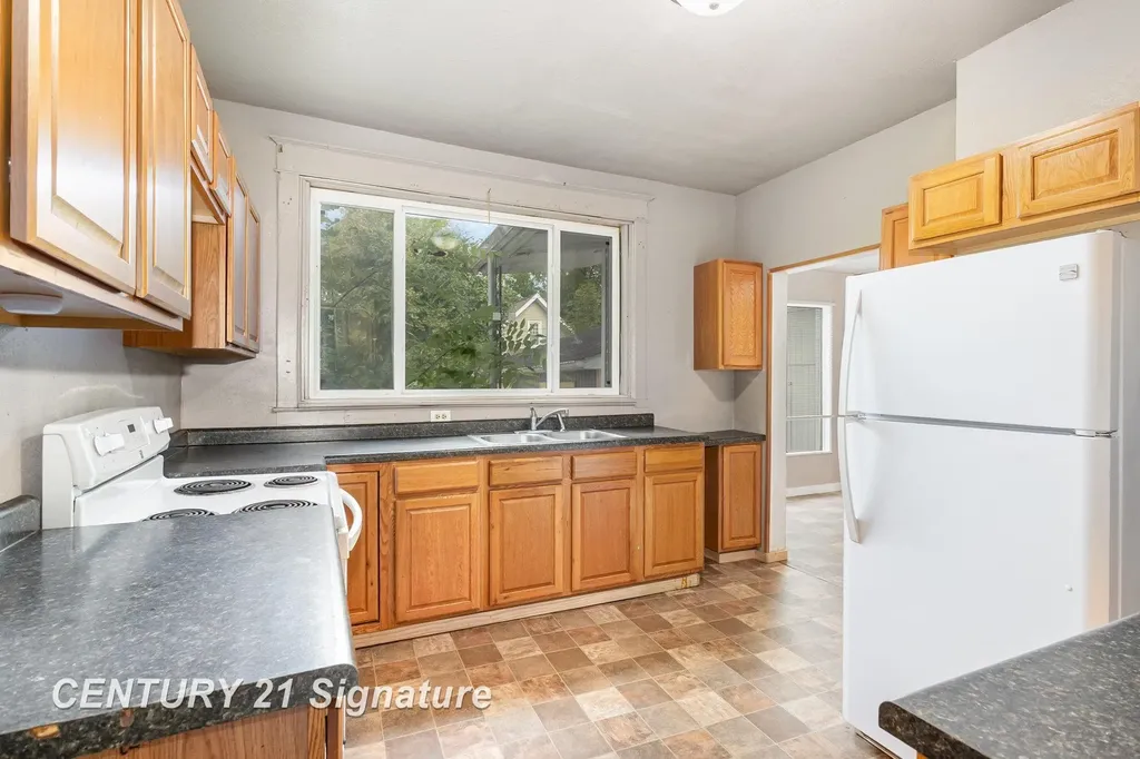 805 S Douglas Street Mt. Pleasant City MI 48858