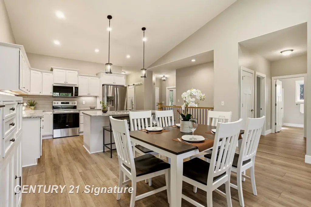 4073 Woodburn Court Saginaw Charter Township MI 48603