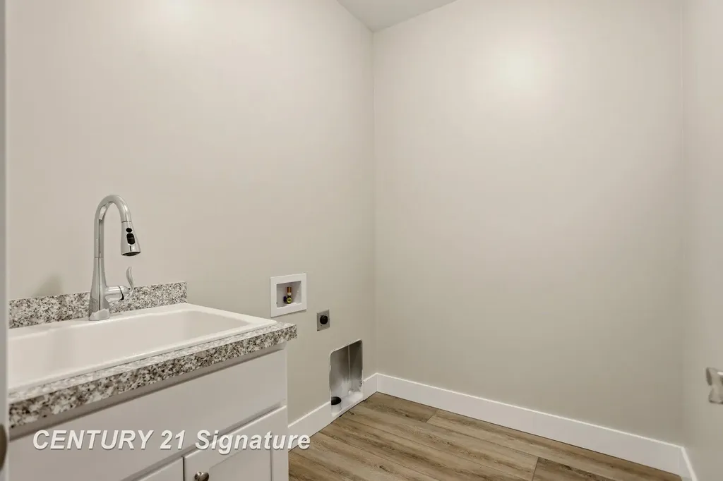4073 Woodburn Court Saginaw Charter Township MI 48603