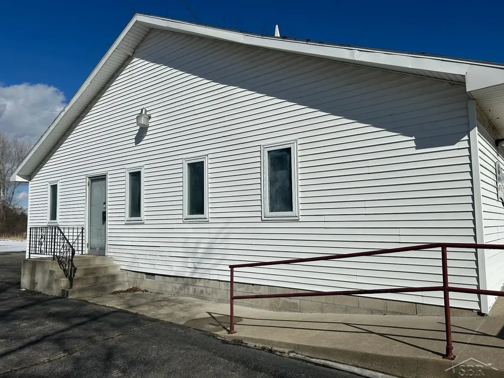 3317 Lapeer Road Buena Vista Charter Township MI 48601
