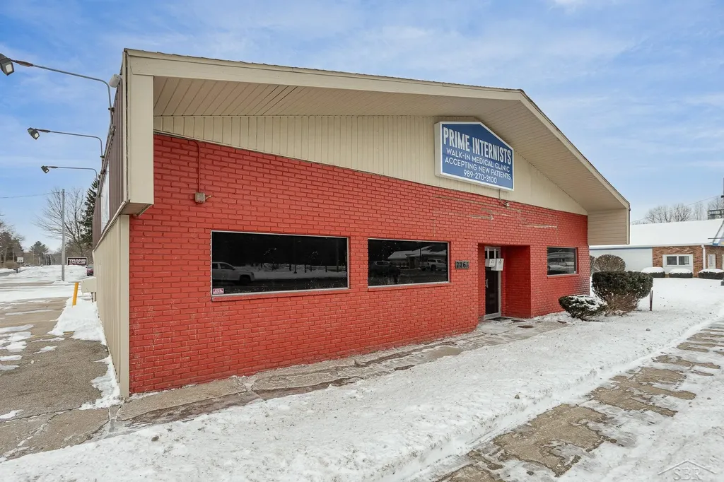 7261 Gratiot Road Saginaw Charter Township MI 48609