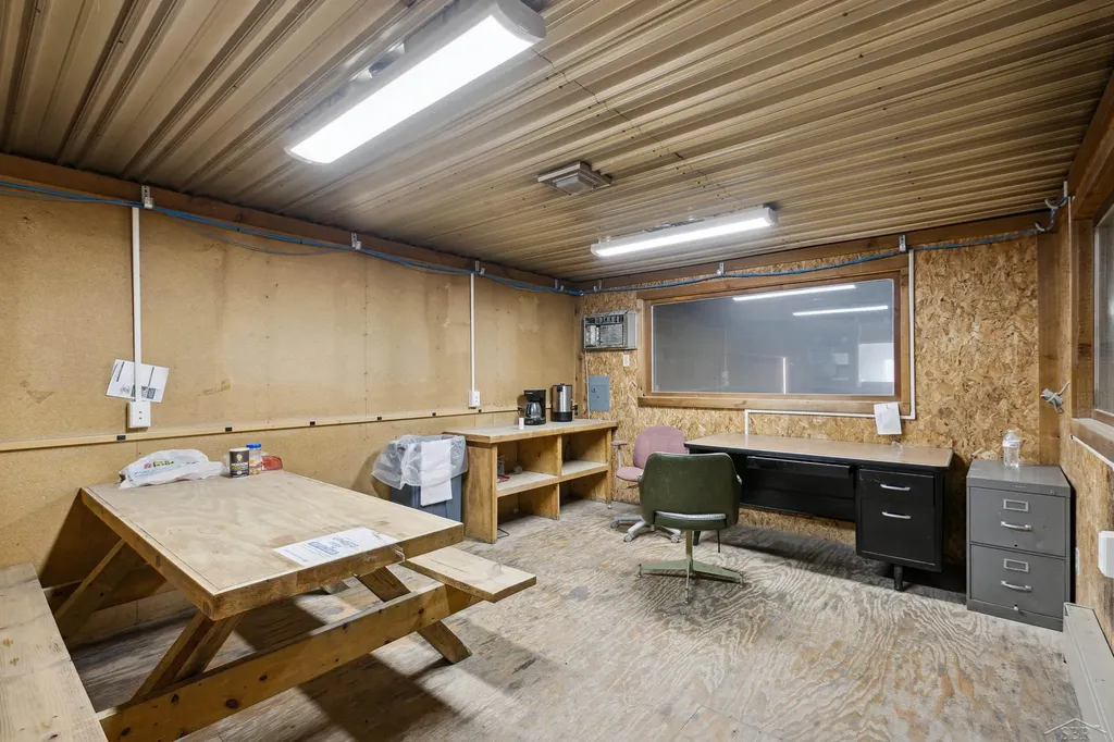 683 River Road Portsmouth Charter Township MI 48708
