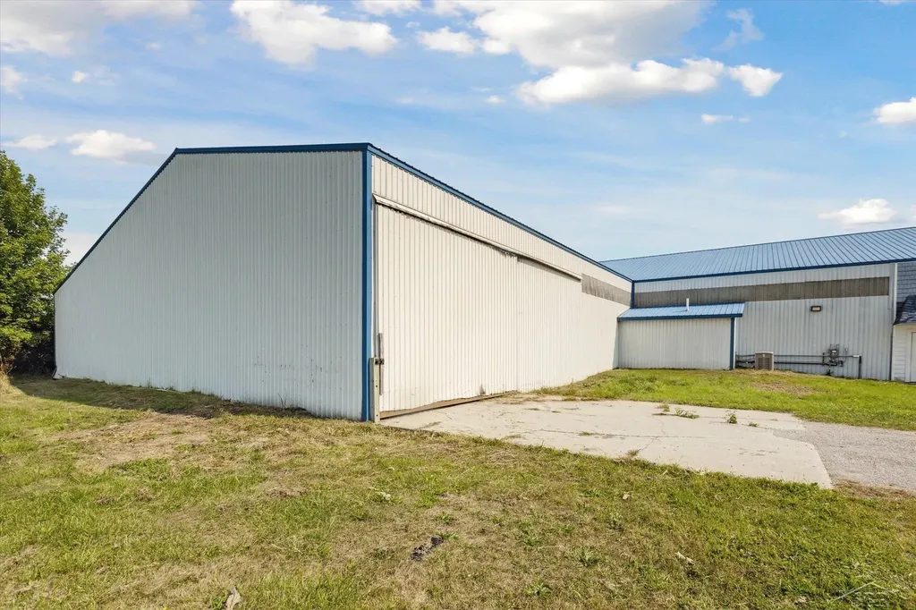683 River Road Portsmouth Charter Township MI 48708