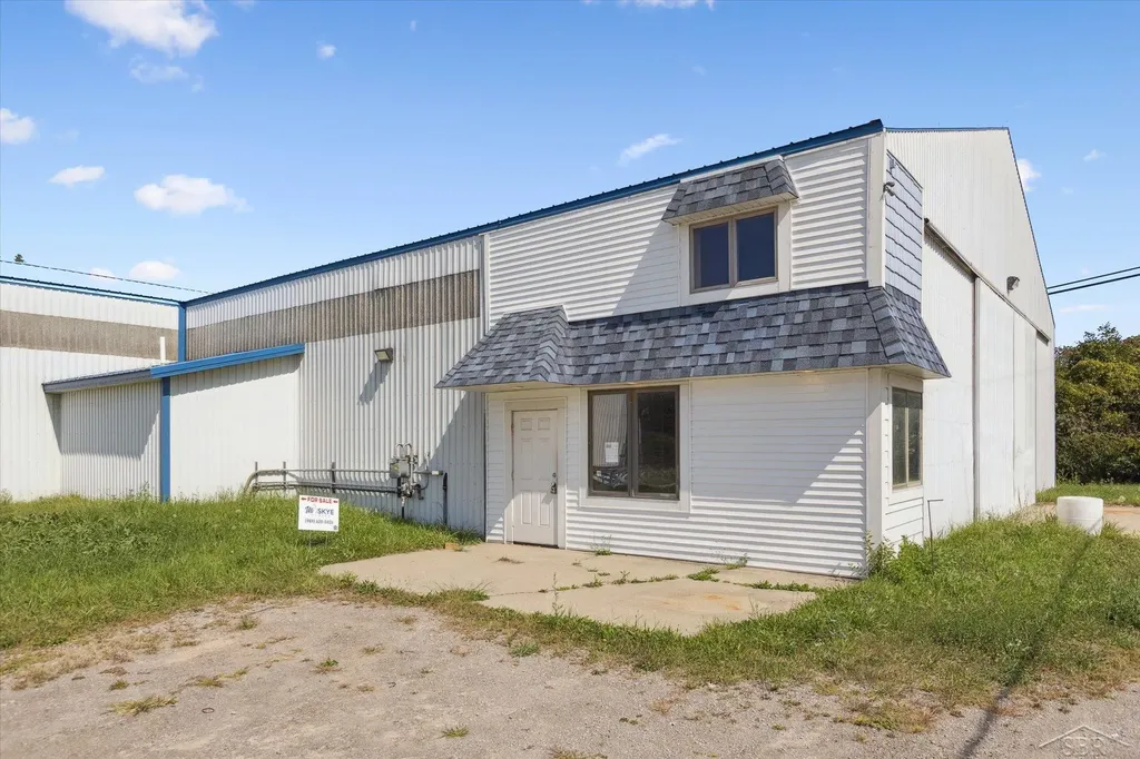 683 River Road Portsmouth Charter Township MI 48708