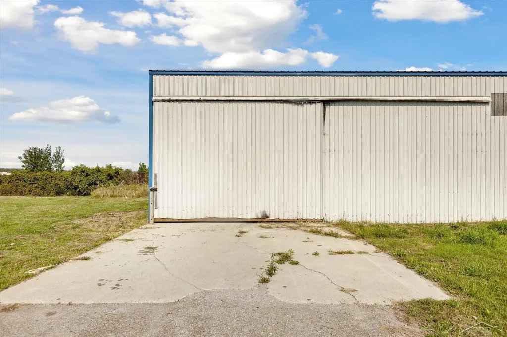 683 River Road Portsmouth Charter Township MI 48708