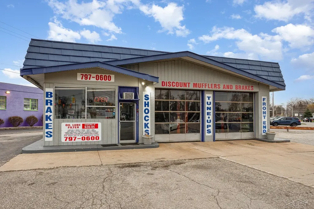 2714 Bay Road Saginaw Charter Township MI 48603