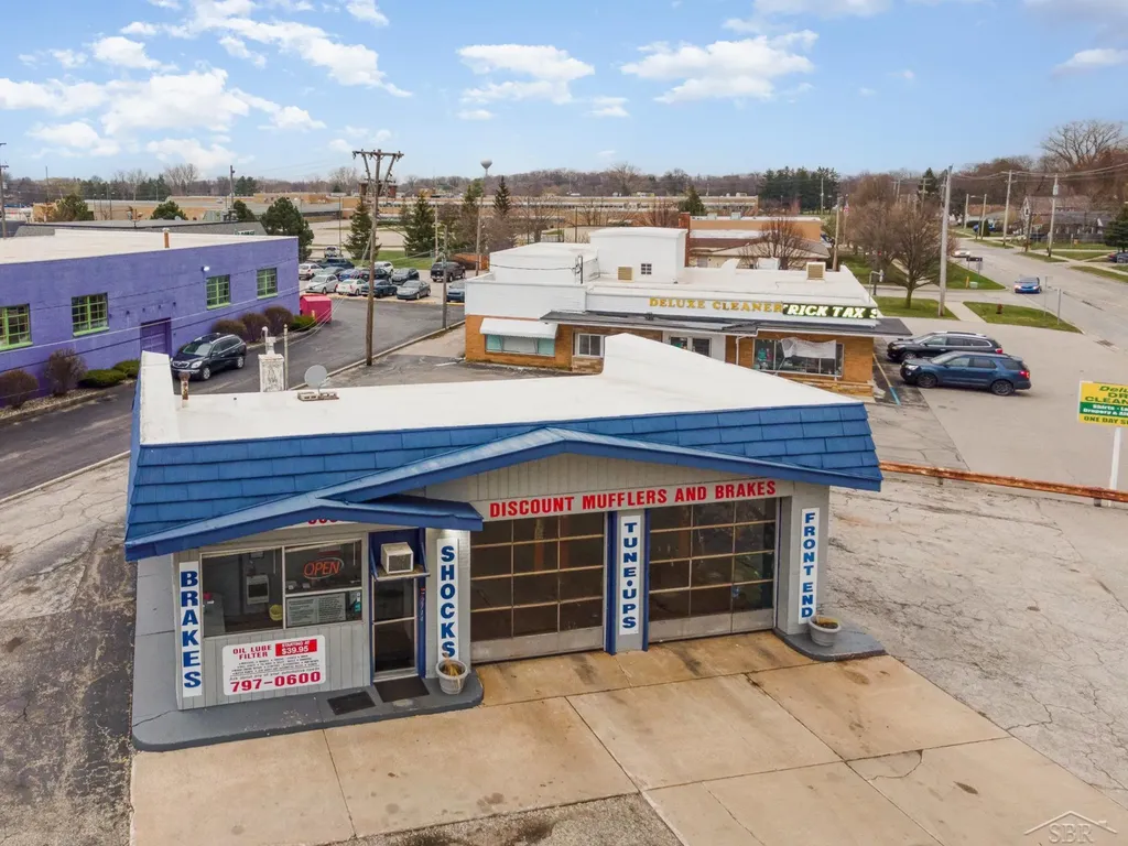 2714 Bay Road Saginaw Charter Township MI 48603