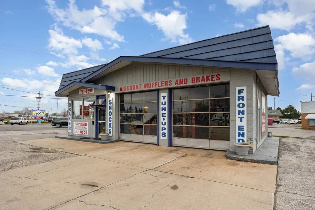 2714 Bay Road Saginaw Charter Township MI 48603
