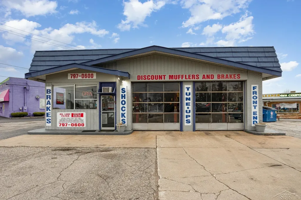 2714 Bay Road Saginaw Charter Township MI 48603