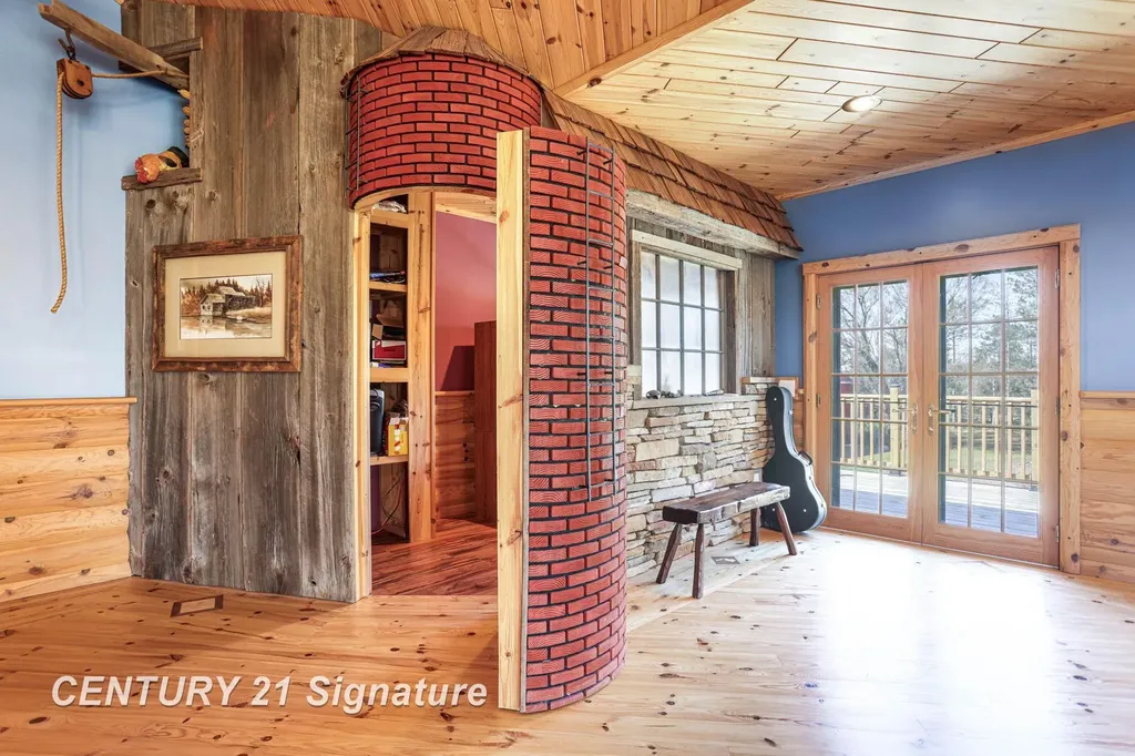 4285 N Iva Road Richland Township MI 48626
