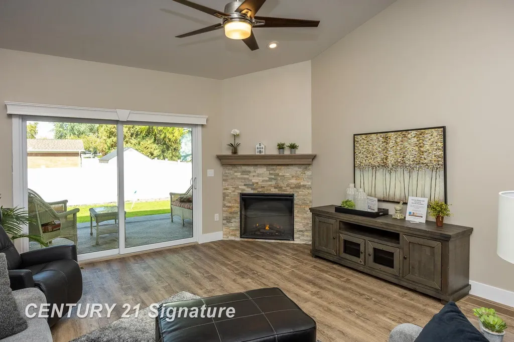 4215 Woodburn Court Saginaw Charter Township MI 48603