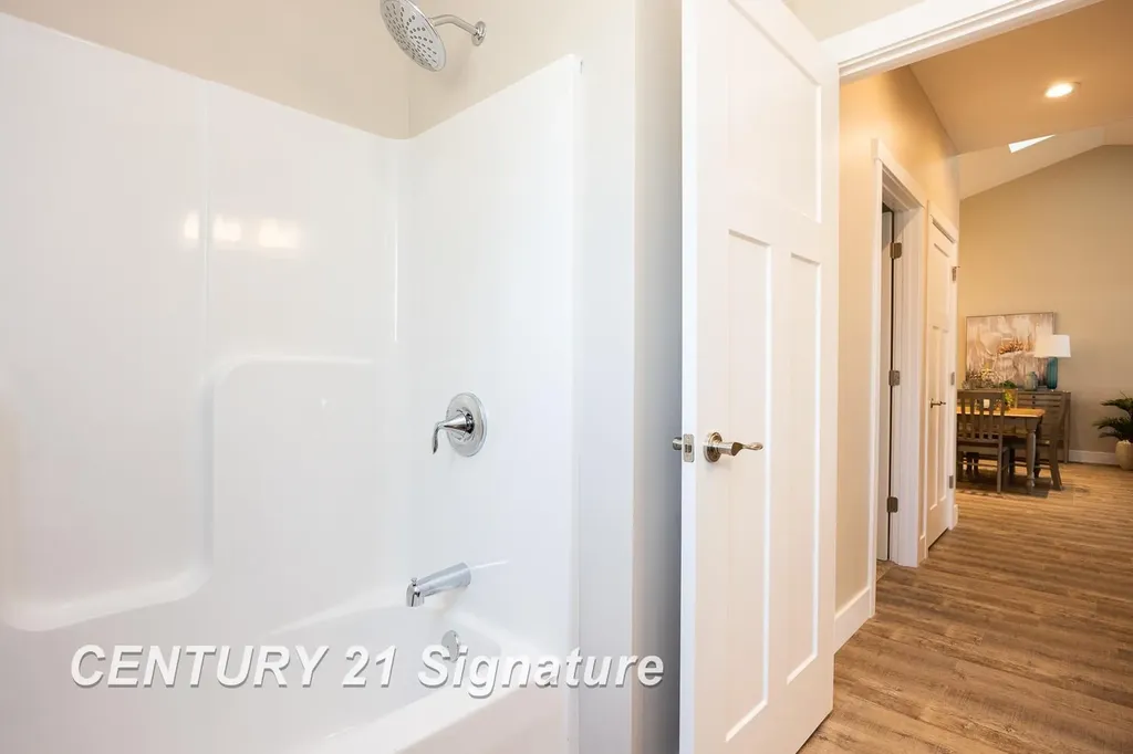4215 Woodburn Court Saginaw Charter Township MI 48603