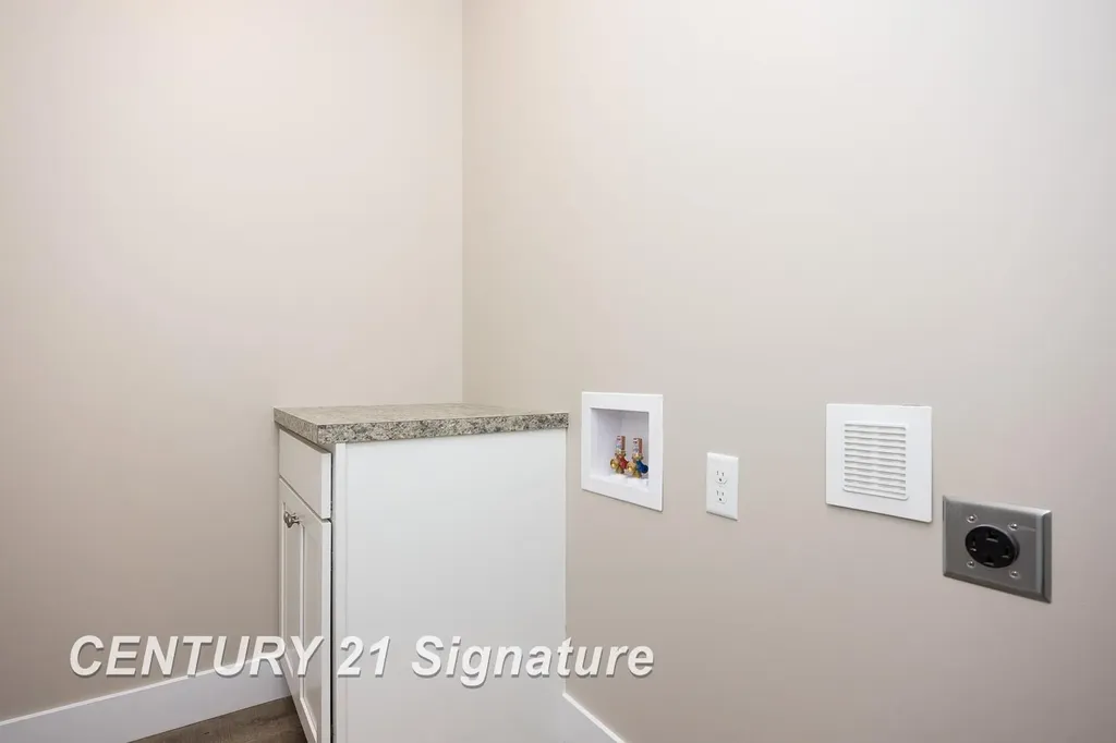4215 Woodburn Court Saginaw Charter Township MI 48603