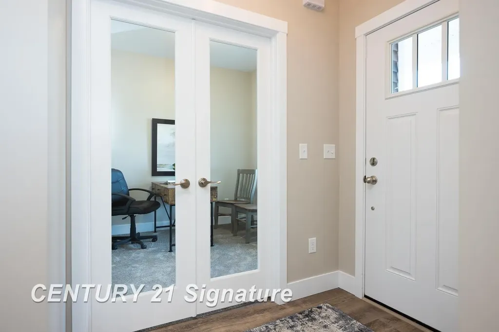 4215 Woodburn Court Saginaw Charter Township MI 48603