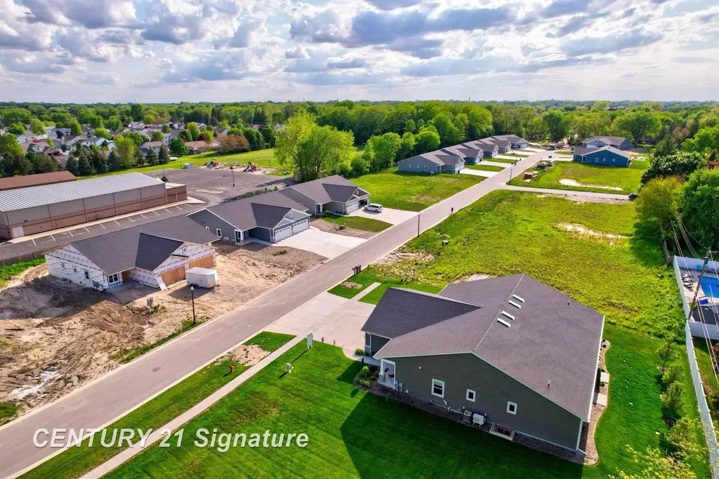 4215 Woodburn Court Saginaw Charter Township MI 48603
