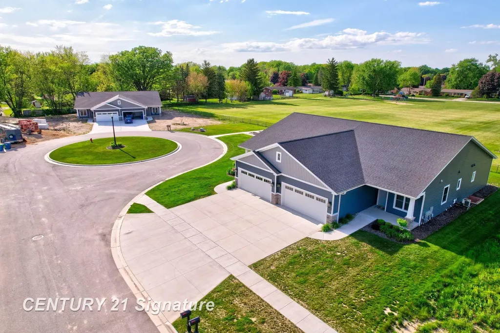 4215 Woodburn Court Saginaw Charter Township MI 48603