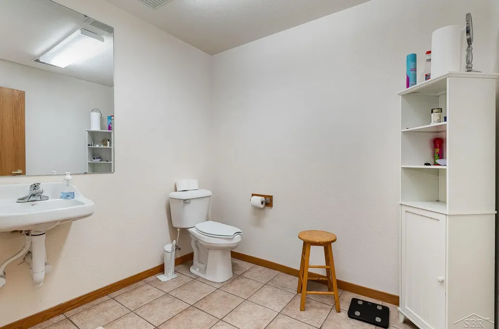635 N Center Road Saginaw Charter Township MI 48638