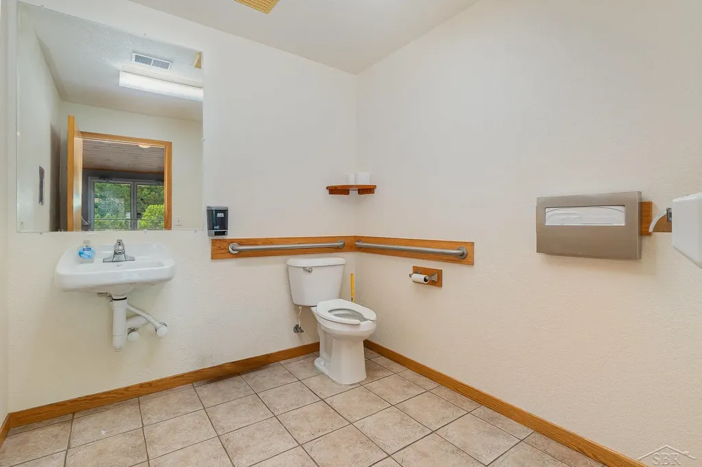 635 N Center Road Saginaw Charter Township MI 48638