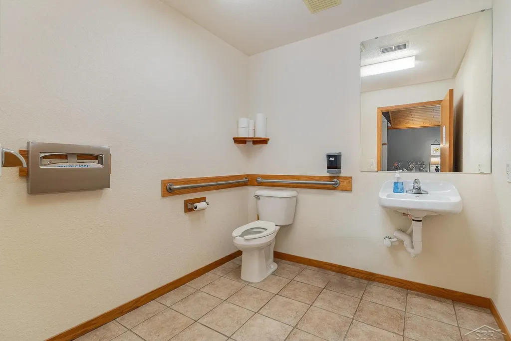 635 N Center Road Saginaw Charter Township MI 48638