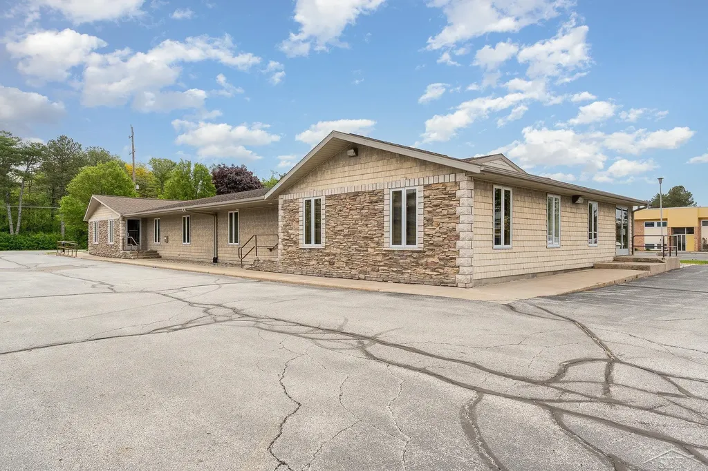 635 N Center Road Saginaw Charter Township MI 48638