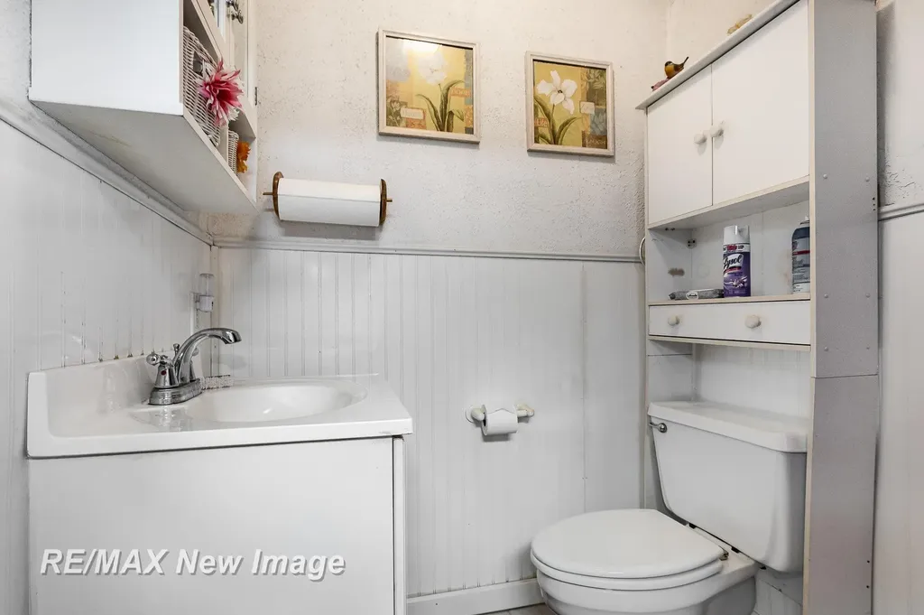 1605 Bookness Street Midland City MI 48640