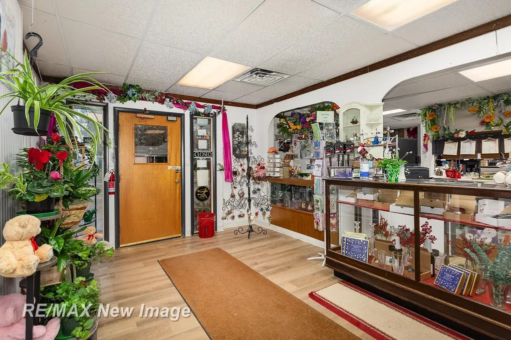 1605 Bookness Street Midland City MI 48640