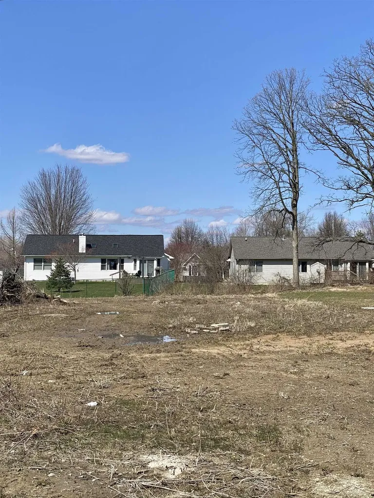 #22 Eagle Forest Drive Tittabawassee Township MI 48623