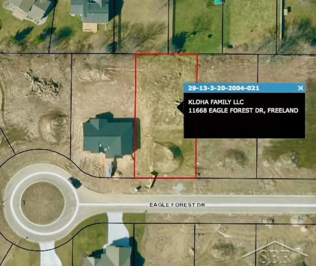 #21 Eagle Forest Drive Tittabawassee Township MI 48623