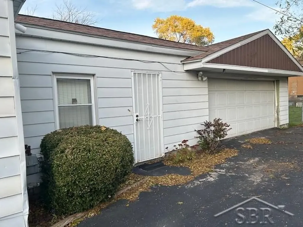612 S 31st Street Buena Vista Charter Township MI 48601