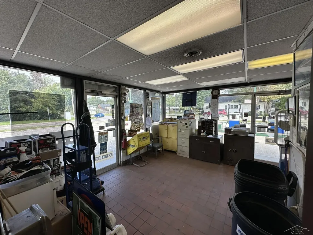 1419 Davenport Avenue Saginaw City MI 48602