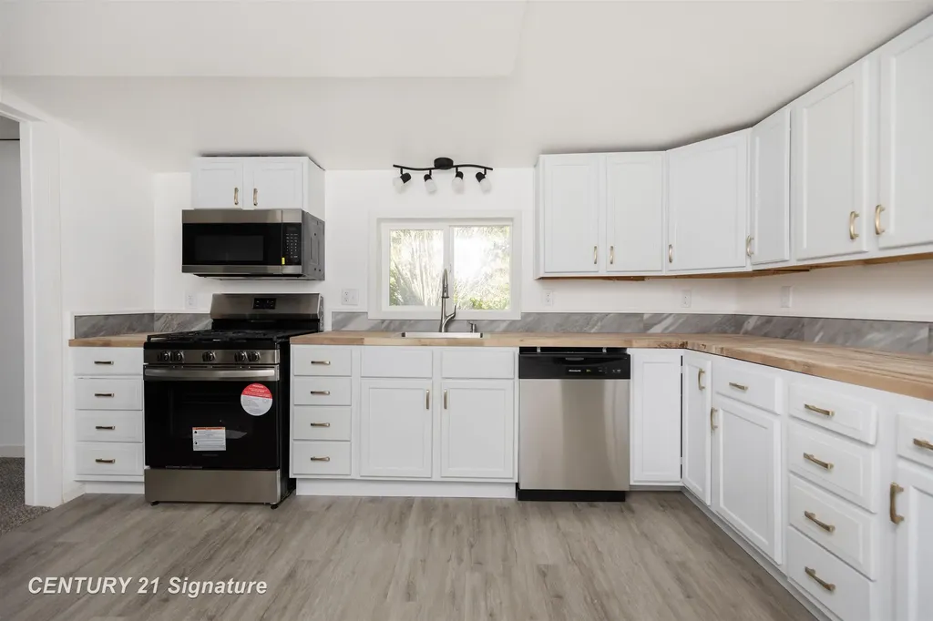 611 W 2nd Street Pinconning City MI 48650