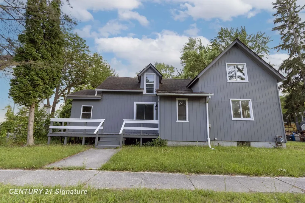 611 W 2nd Street Pinconning City MI 48650