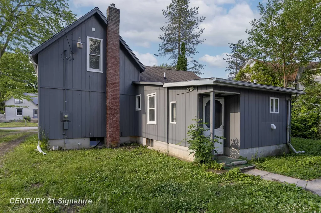 611 W 2nd Street Pinconning City MI 48650