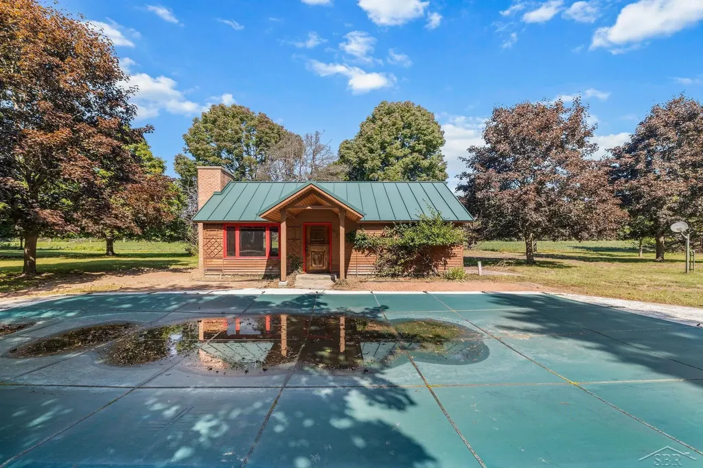 456/458 E Chippewa River Road Homer Township MI 48640