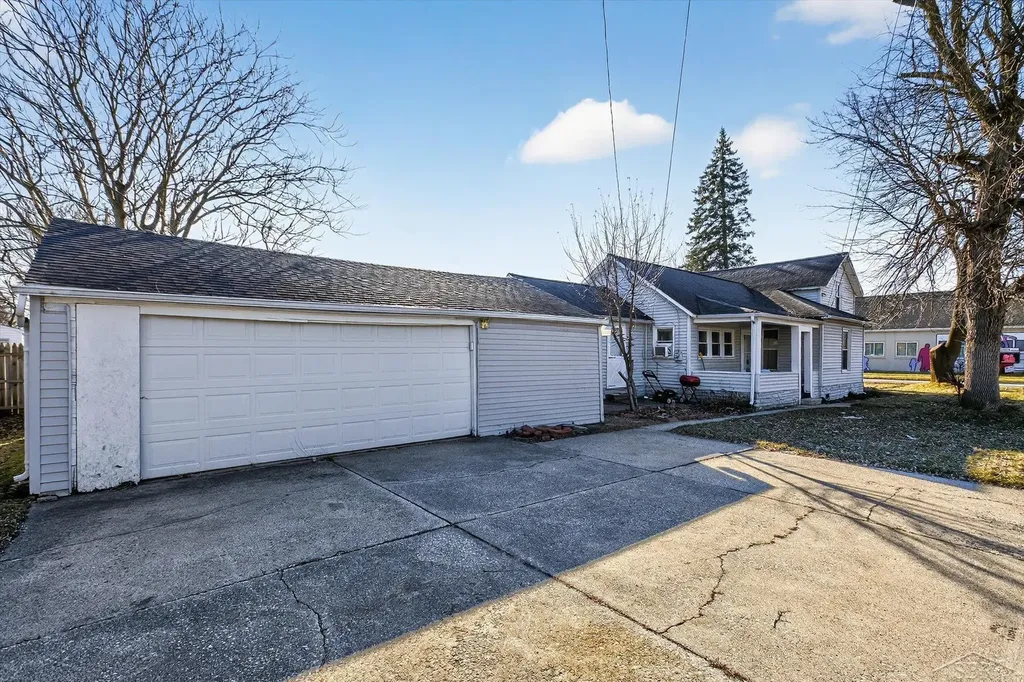 2226 State Street Saginaw City MI 48602