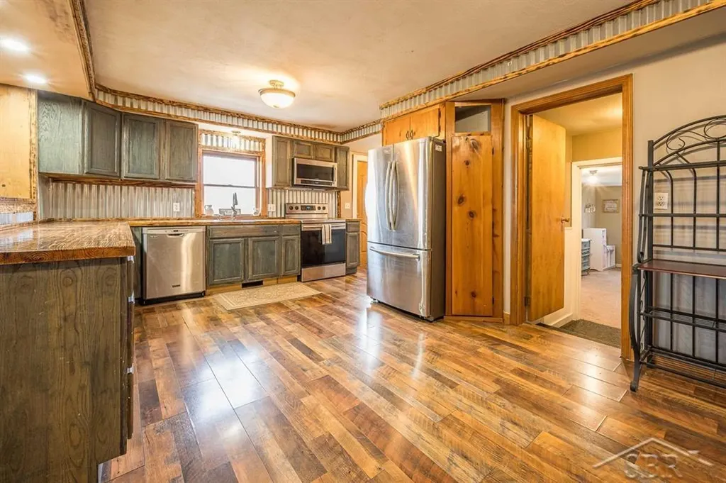 6408 N Five Mile Road Hope Township MI 48628