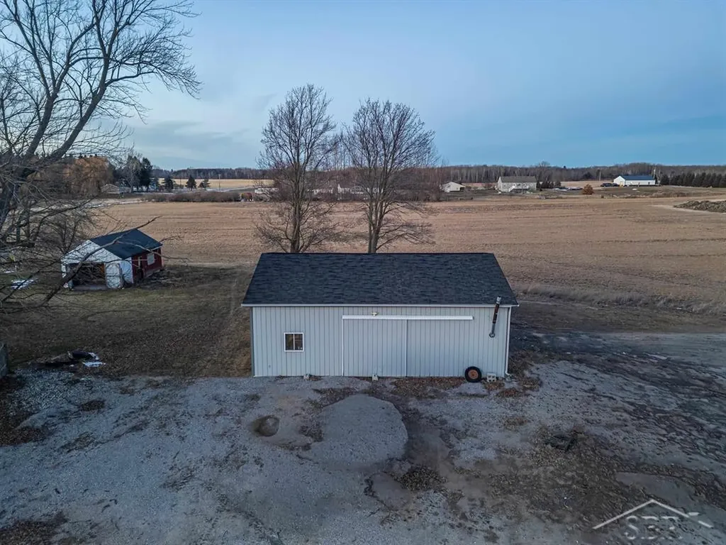 6408 N Five Mile Road Hope Township MI 48628