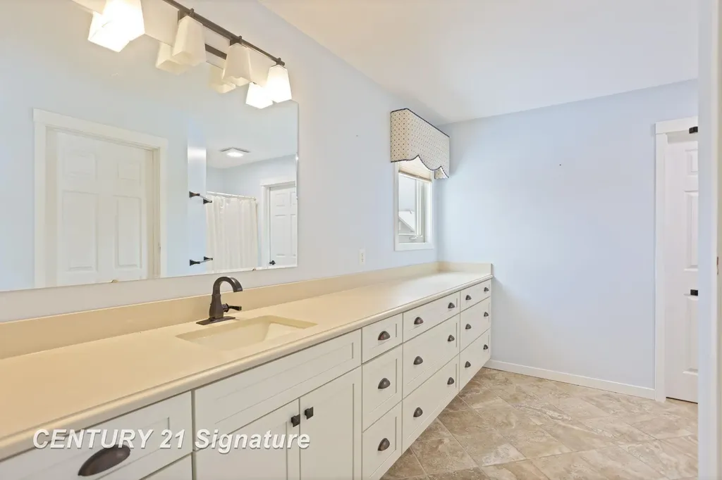 5 Logmark Place Saginaw Charter Township MI 48603