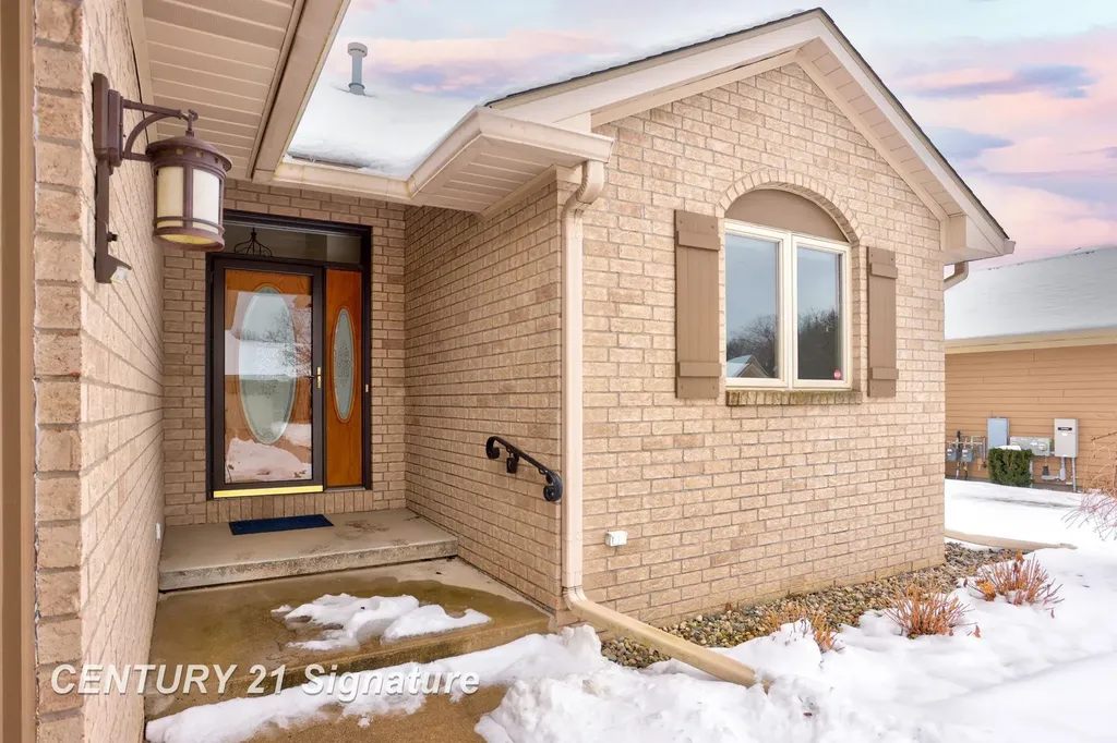 5 Logmark Place Saginaw Charter Township MI 48603